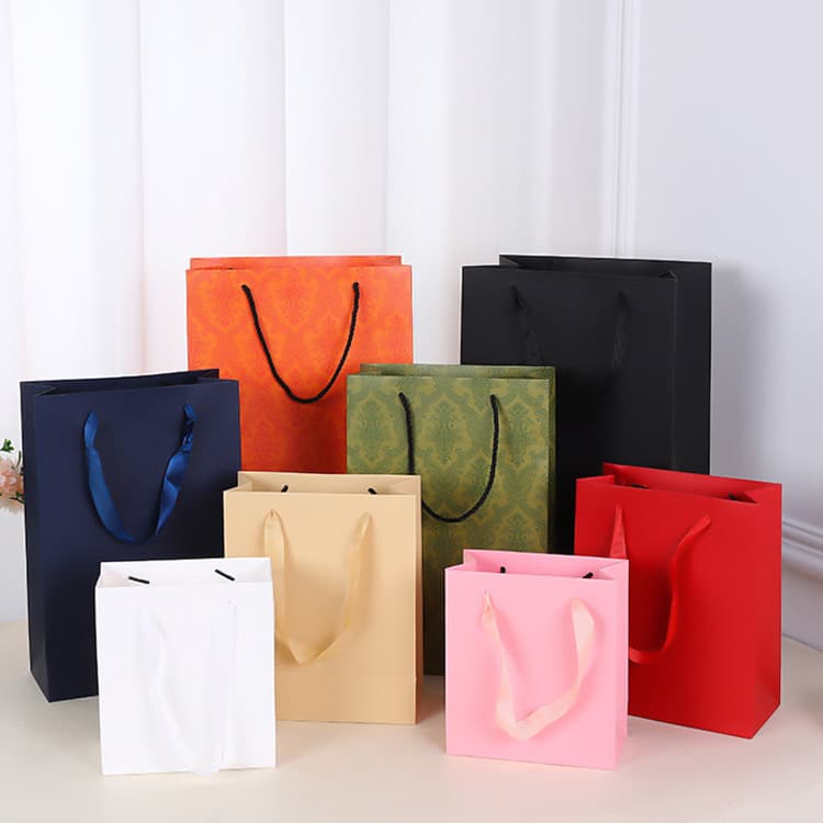 Paper Gift Bag With Glossy Lamination